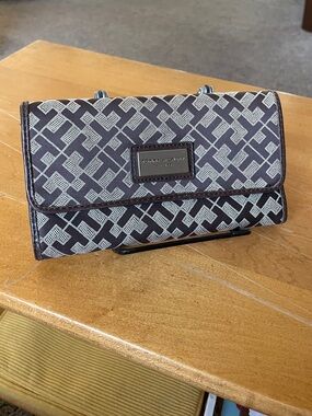 Tommy Hilfiger Monogram Long Wallet, Brown jacquard pattern, card, ID, check NEW